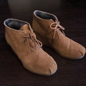 Tom’s suede ankle booties
